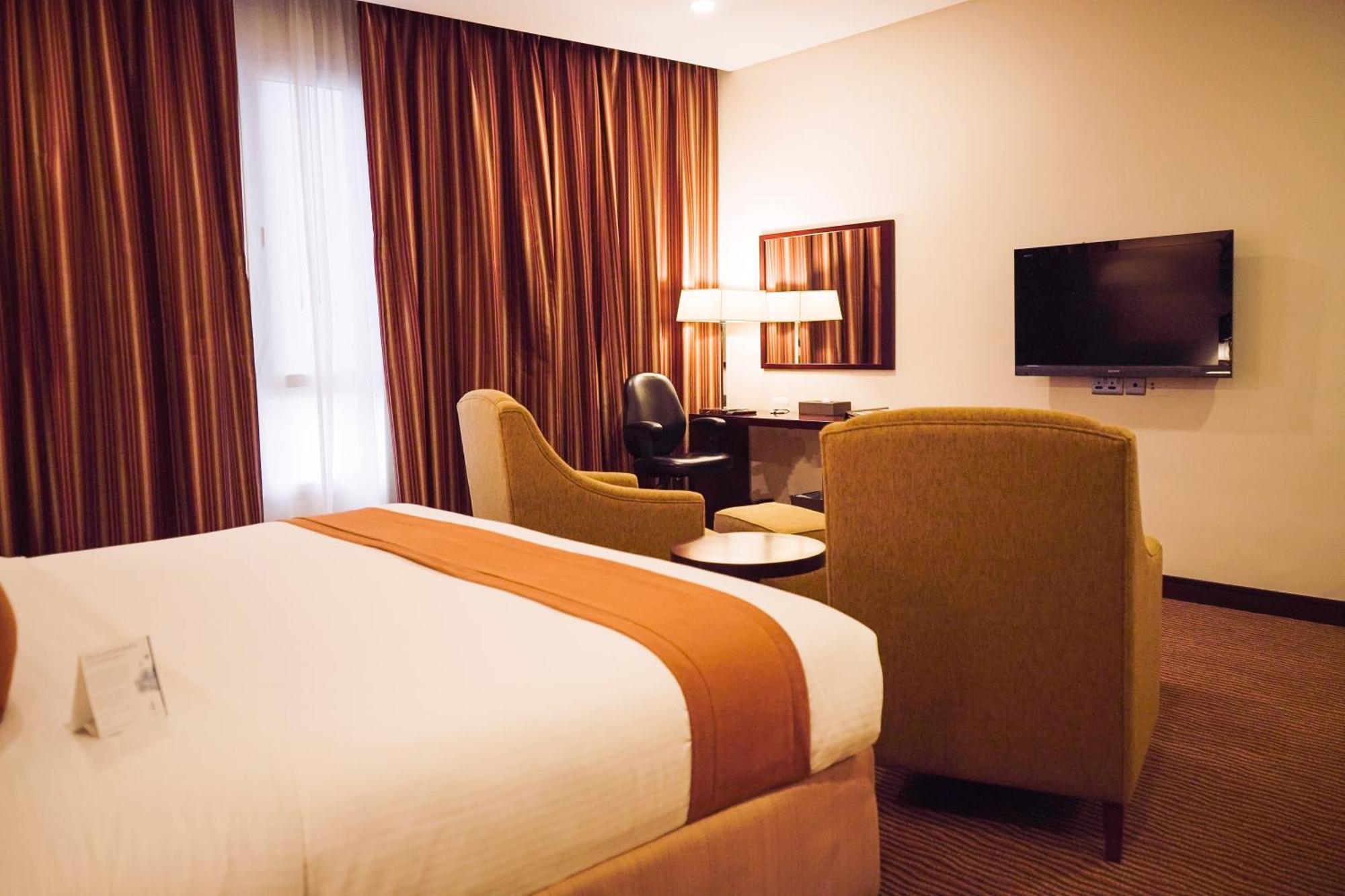 City Seasons Hotel & Suites Maskat Zewnętrze zdjęcie