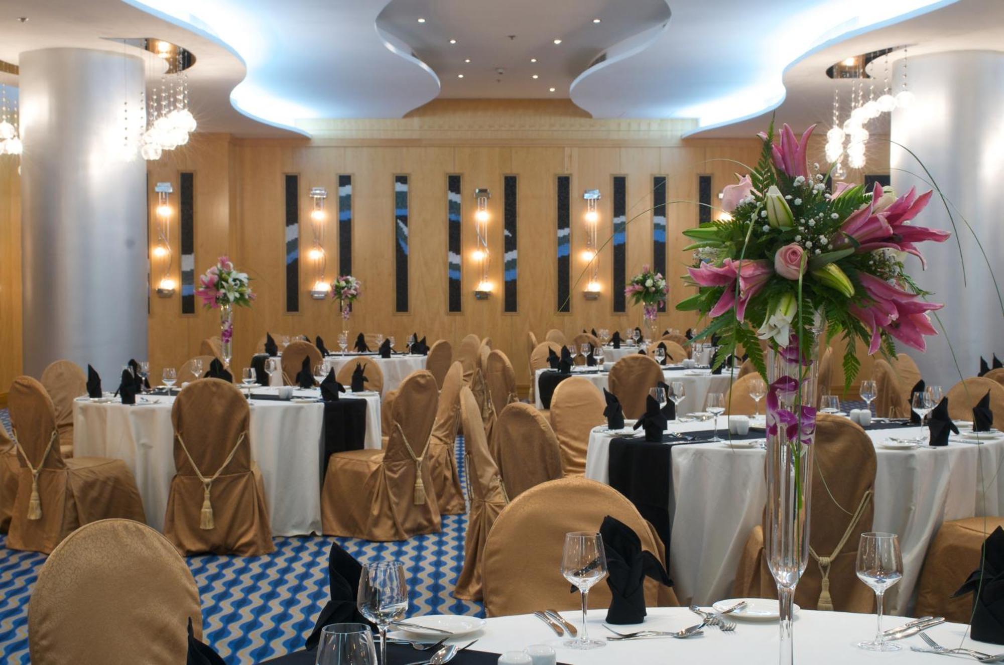 City Seasons Hotel & Suites Maskat Zewnętrze zdjęcie